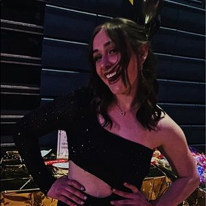 Meet your Posher, Avery